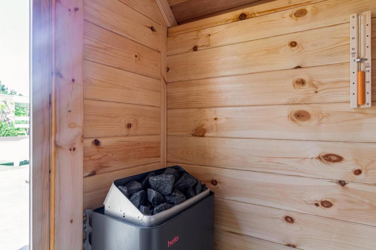 Gezellige Tiny House met zwembad Villa Zeewolde Buitenkant foto